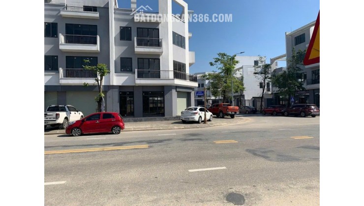 Cả đất cả nhà mặt đường Nguyễn Đổng Chi, Nam Hồng Lĩnh, Hà Tĩnh 155m2 chỉ 39,5 triệu/m2, sổ đỏ lâu dài. Liên hệ 0942683186 để biết thêm chi tiết!